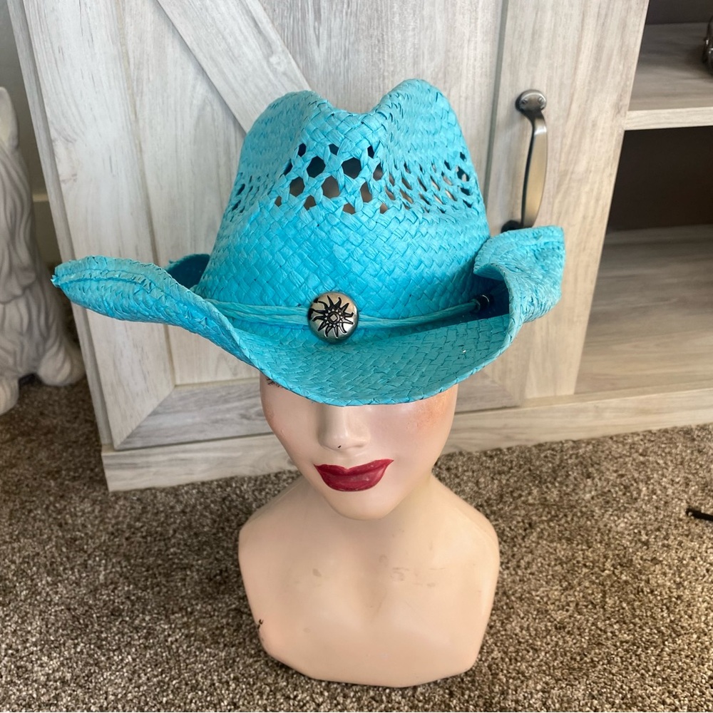 Fun pool, summer concert hat, inner band, a little crooked on the front tip